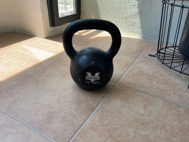 Valeo 32 kg Döküm Kettlebell