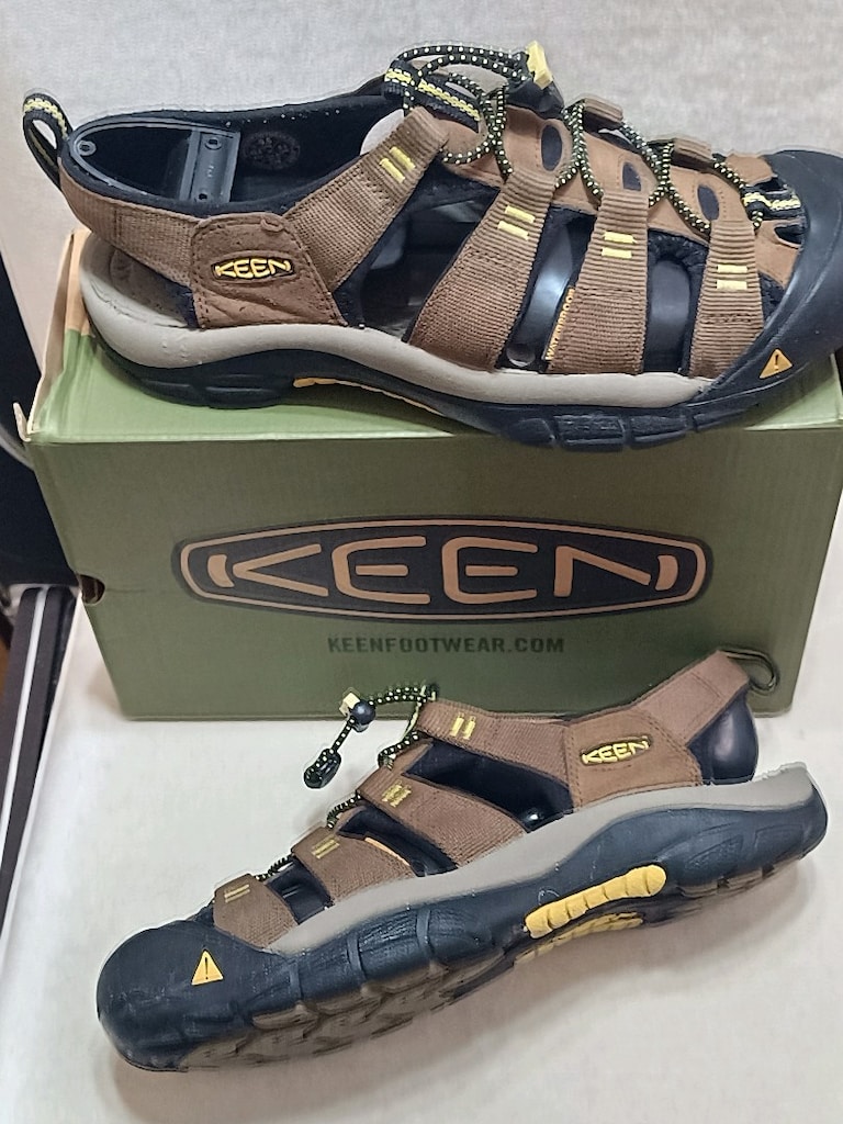 Keen newport parmak korumalı sandalettir. - 2