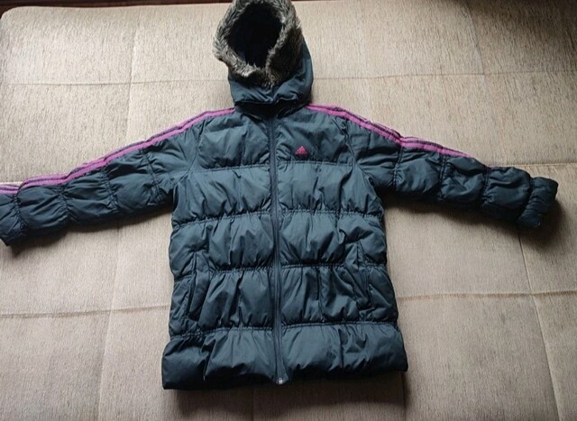 Orjinal Adidas kapşonlu şişme çeket 9 - 10 yaş