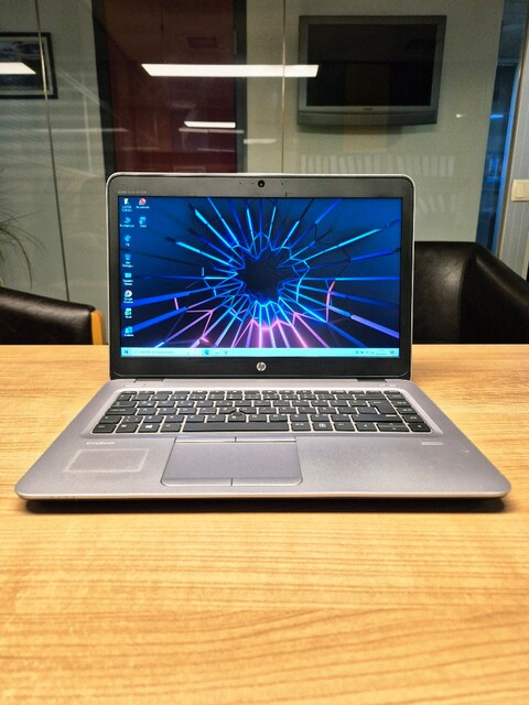 Laptop HP i5 8GB Ram SSD İnce Hafif Pili Sağlam