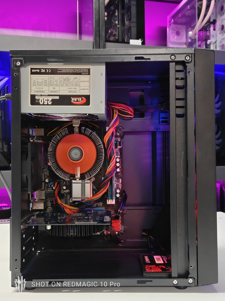 i7 640M - GT 415 1GB - 8GB RAM - 128GB SSD - 4