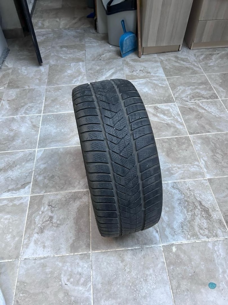 255/35/19 - 2