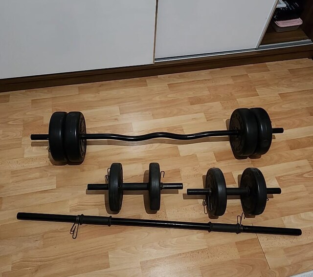 30 KG Ağırlık Seti ( Z Bar, Düz Bar + 2 Adet Dambıl )