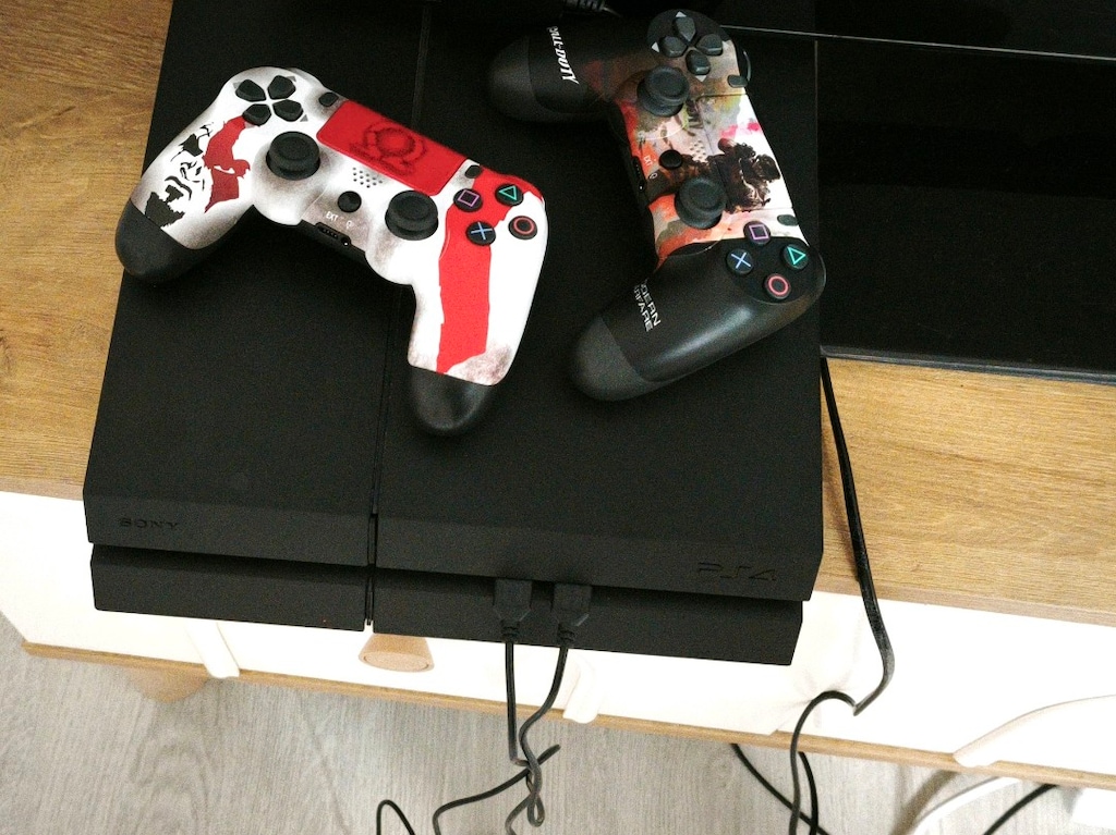 PlayStation 4 - 3