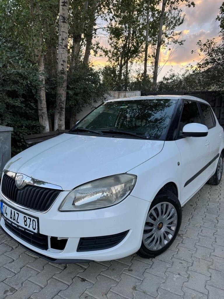 Skoda Fabia 1.2tsi . klima kalorifer aktif - 17