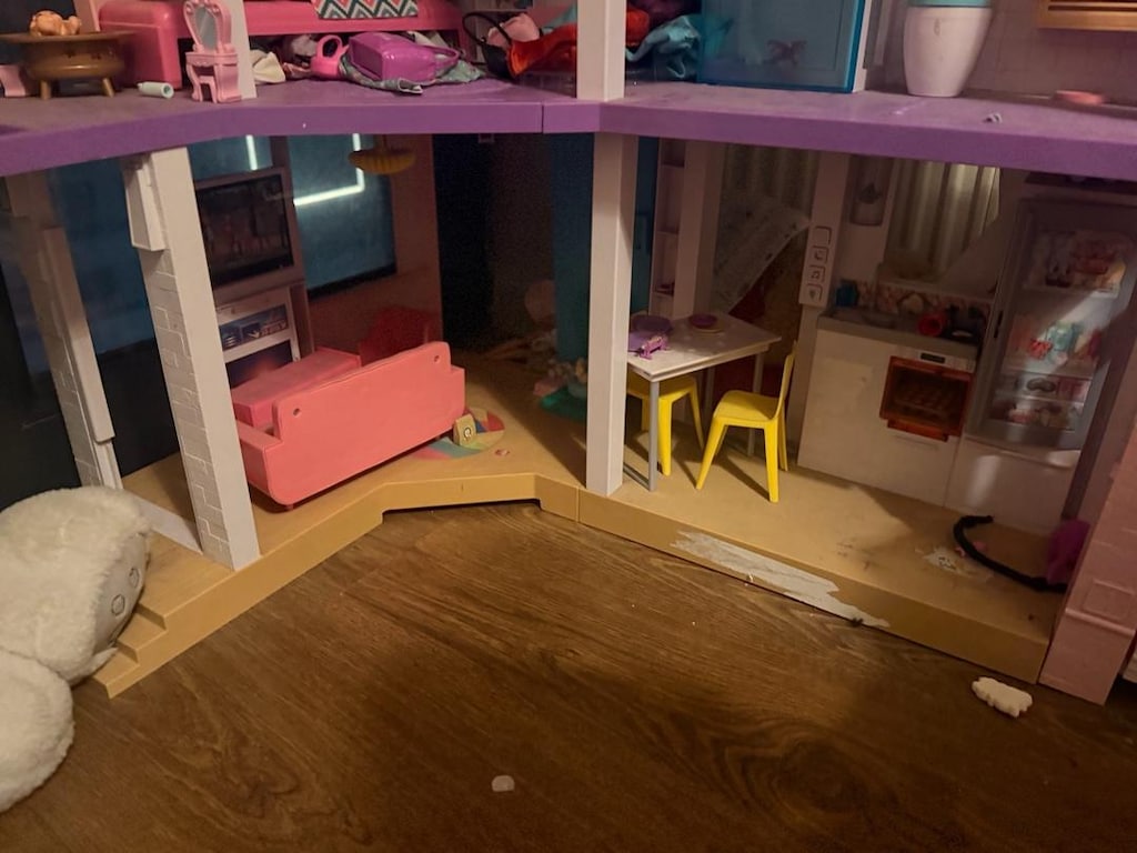 Barbie Işıklk Sesli Rüya Evi - 2
