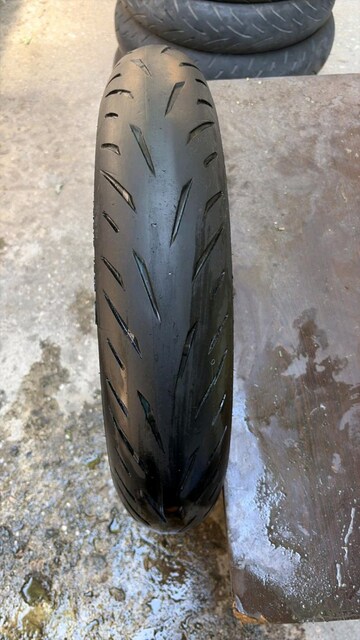 120/70/17 Bridgestone batlax