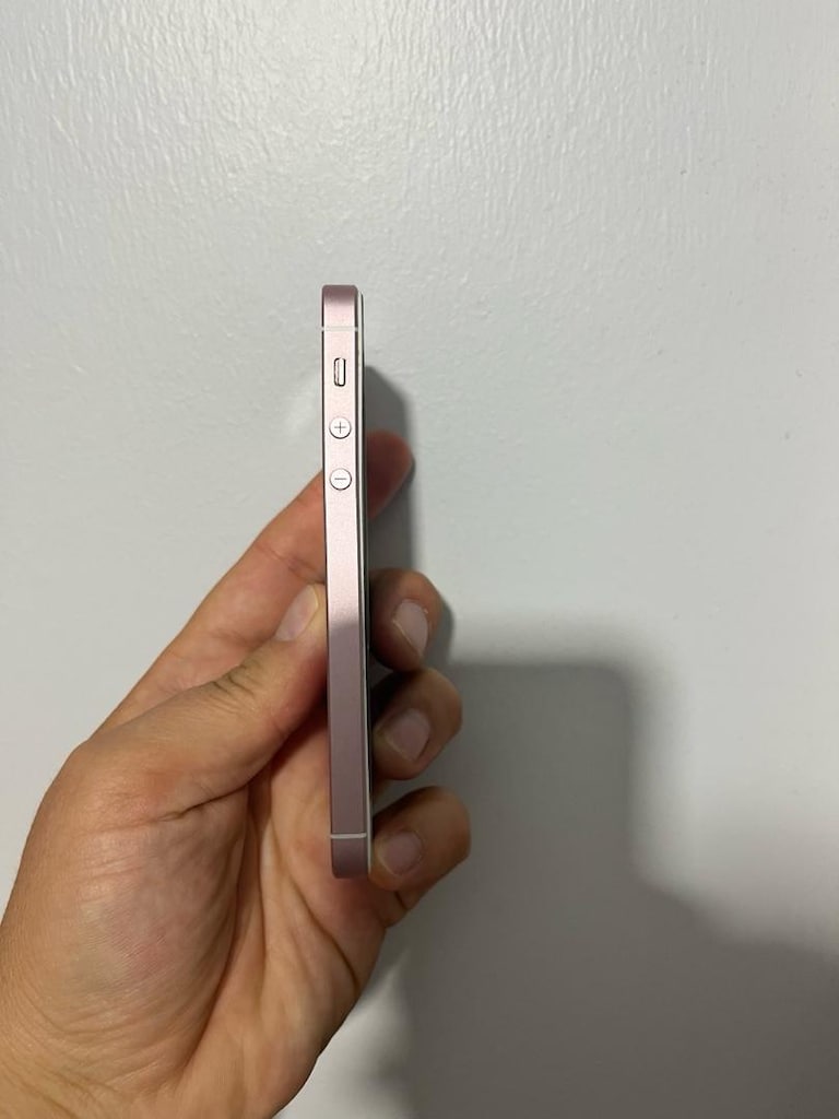 iPhone SE 64 gb gold rose - 2