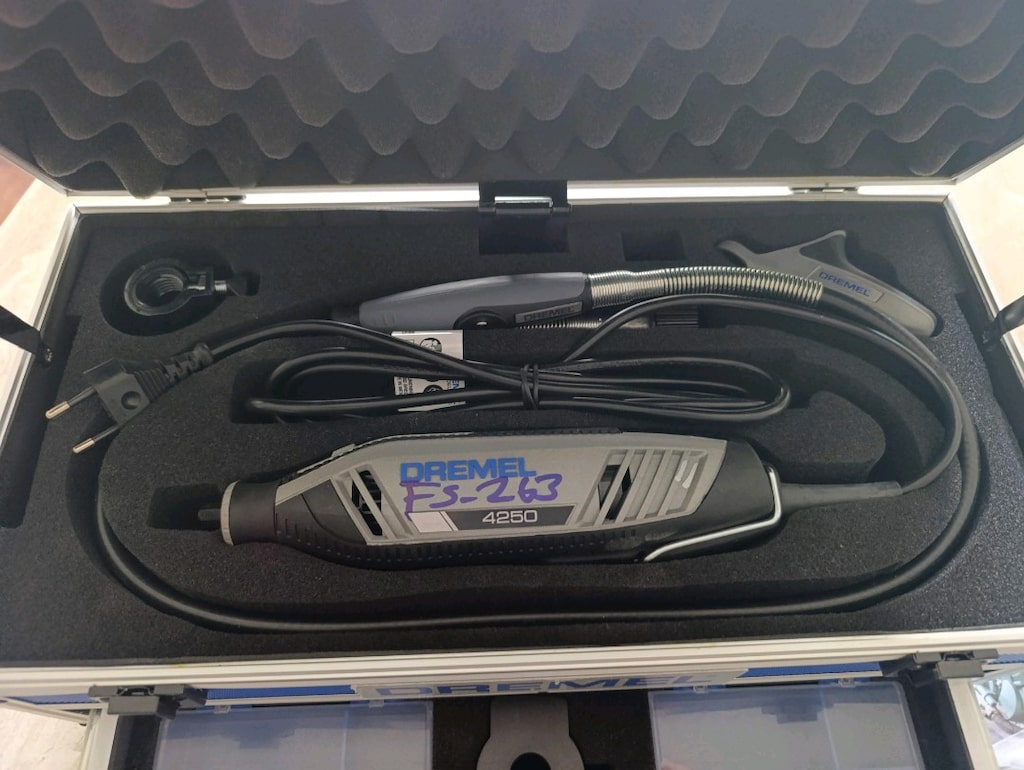 Dremel 4250 (4250-6/128) Yüksek Performans Kablolu Çok Amaçlı El Motor - 4