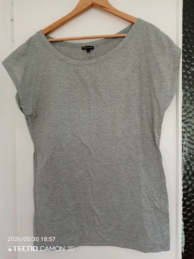 Simli gri t-shirt
