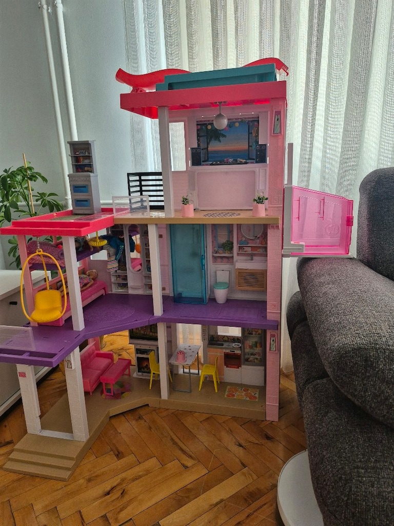 BARBİE RÜYA EVİ