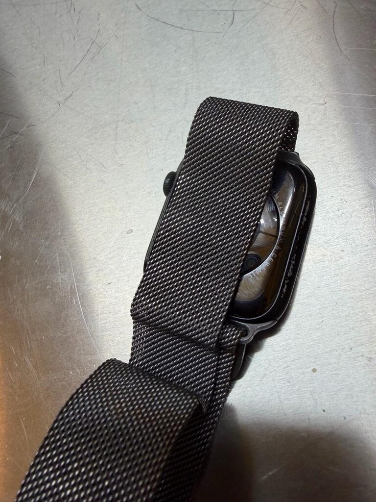 Apple Watch 8 GPS - 2