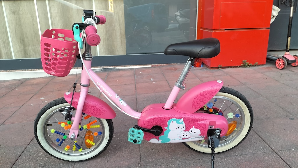 Btwin pembe çocuk bisikleti