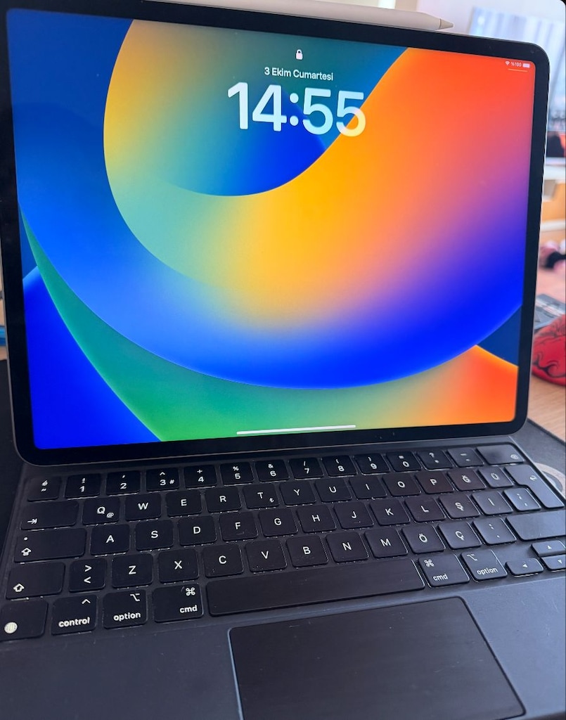 iPad Pro 12.9 M1 (5. Nesil) 256GB Wi-Fi + Magic Keyboard - 2