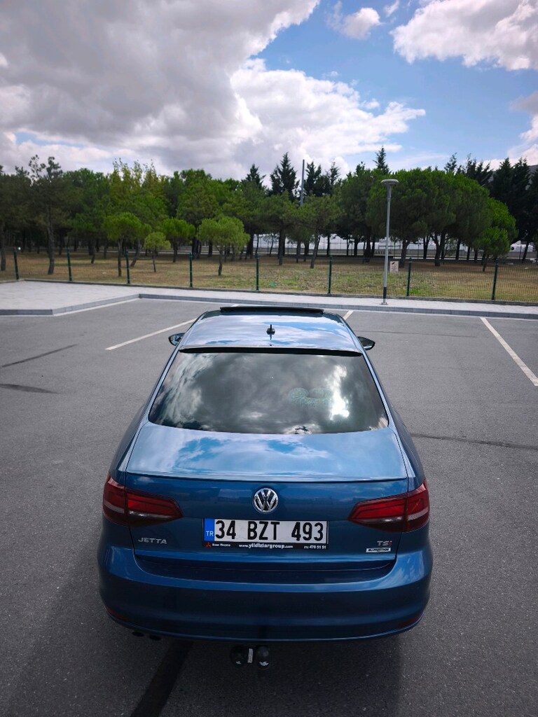 2016 Jetta full sunroof - 4