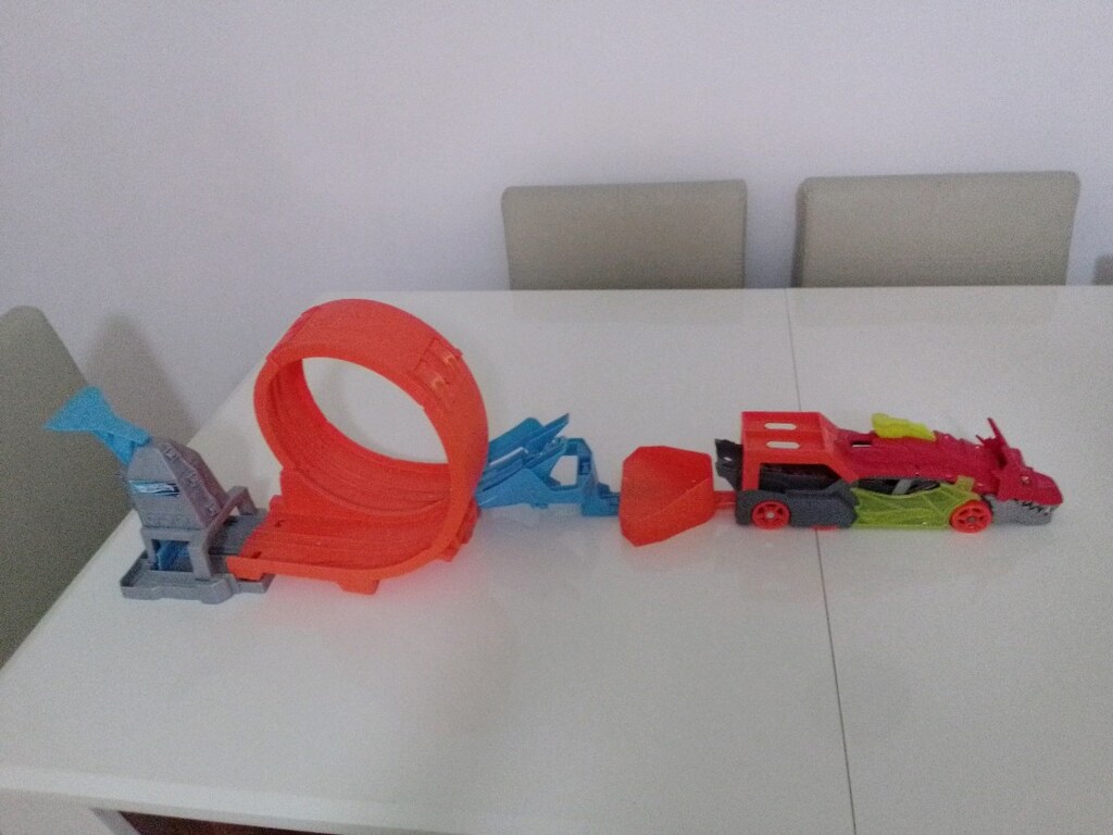 Hot wheels Hızlandırma rampası ve Ejderha tuneli - 4