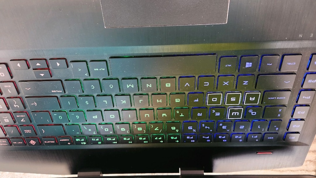 17.3" HP OMEN GAMİNG LAPTOP - 7