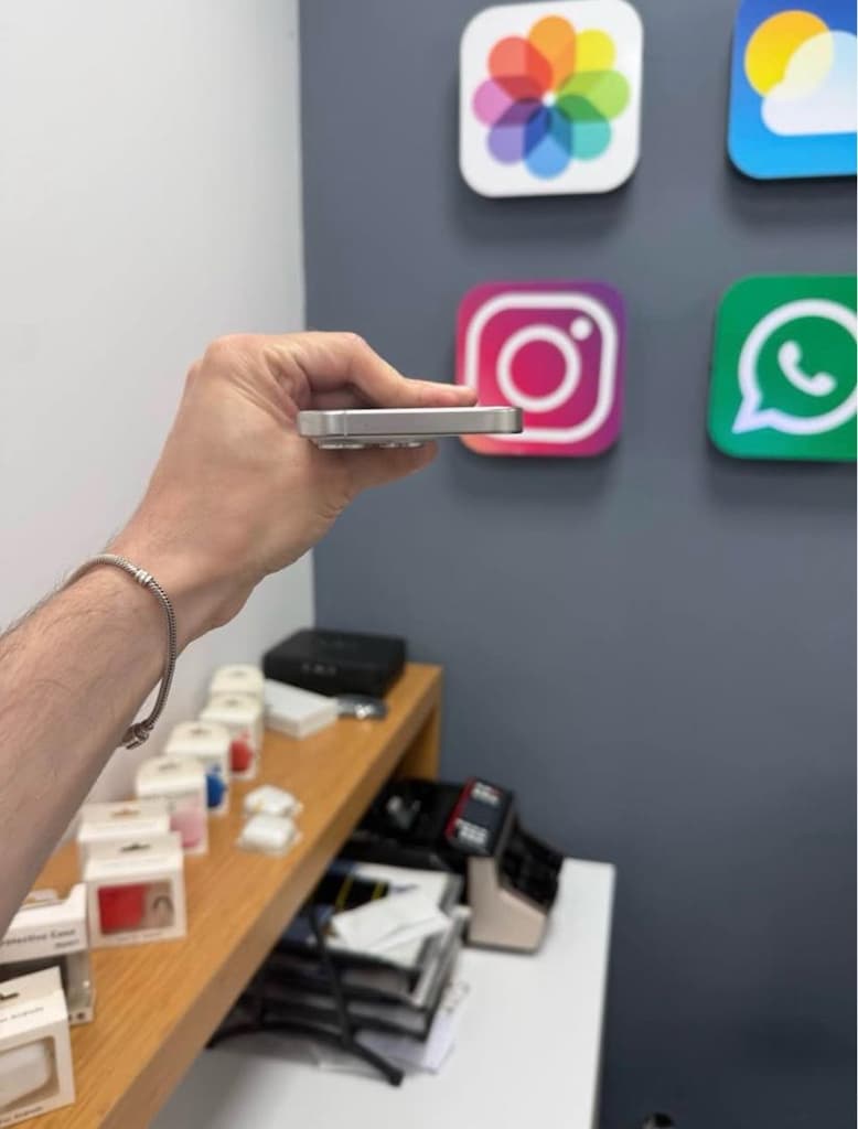 İphone 15 Pro 128 Gb Beyaz Temiz - 4