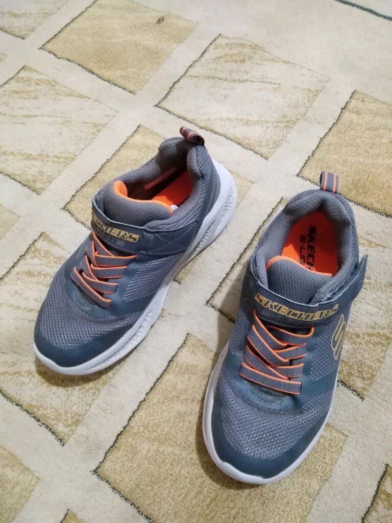 SKECHERS marka 31 32 no ayakkabı ışıklı sorunsuz