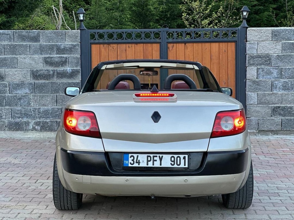 Renault Cabriolet - 2