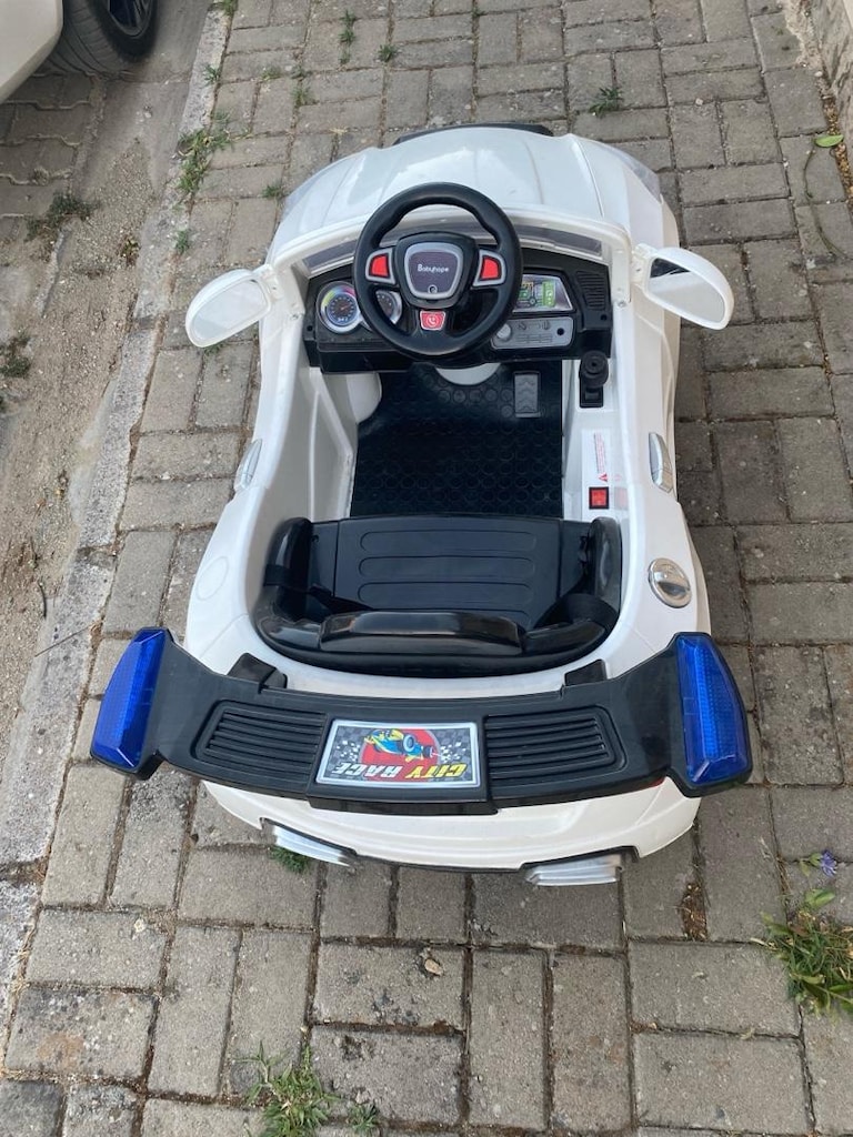 SIFIR AYARINDA TERTEMİZ 12V AUDİ LOGOLU AKÜLÜ ÇOCUK ARABASI - 4