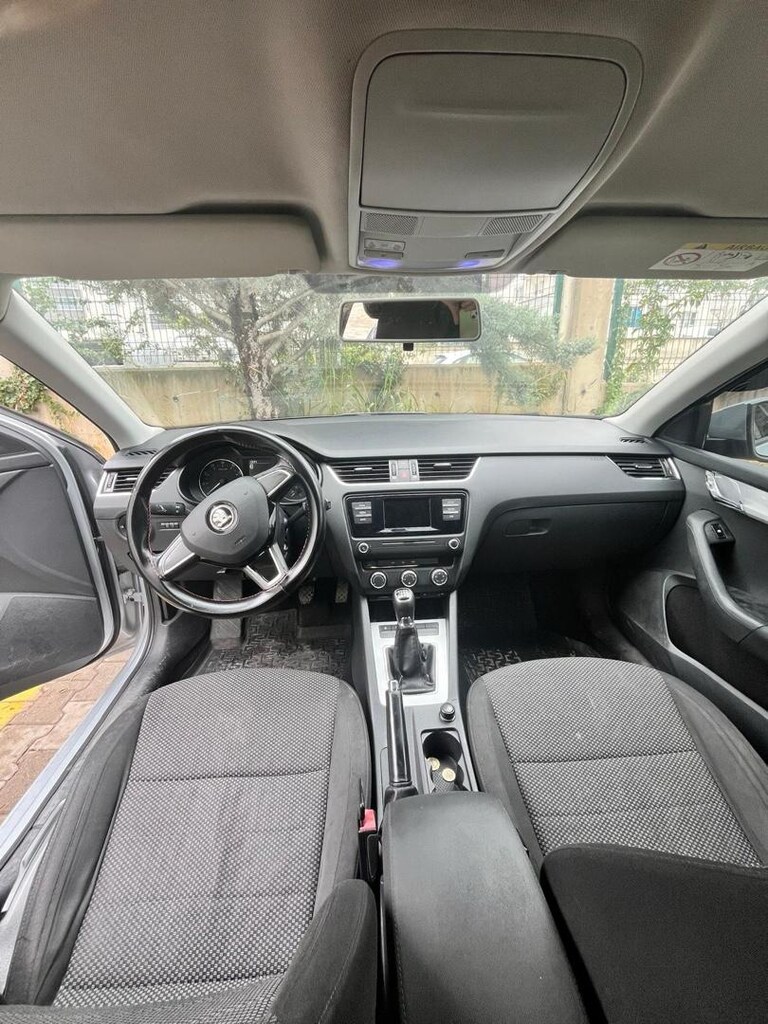 Temiz ve Bakımlı Škoda Octavia - Masrafsız & Aile Aracı - 7