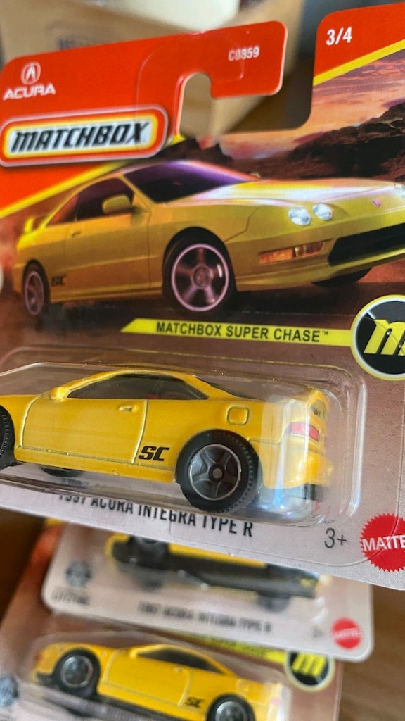Super Chase Matchbox Acura Integra - 3