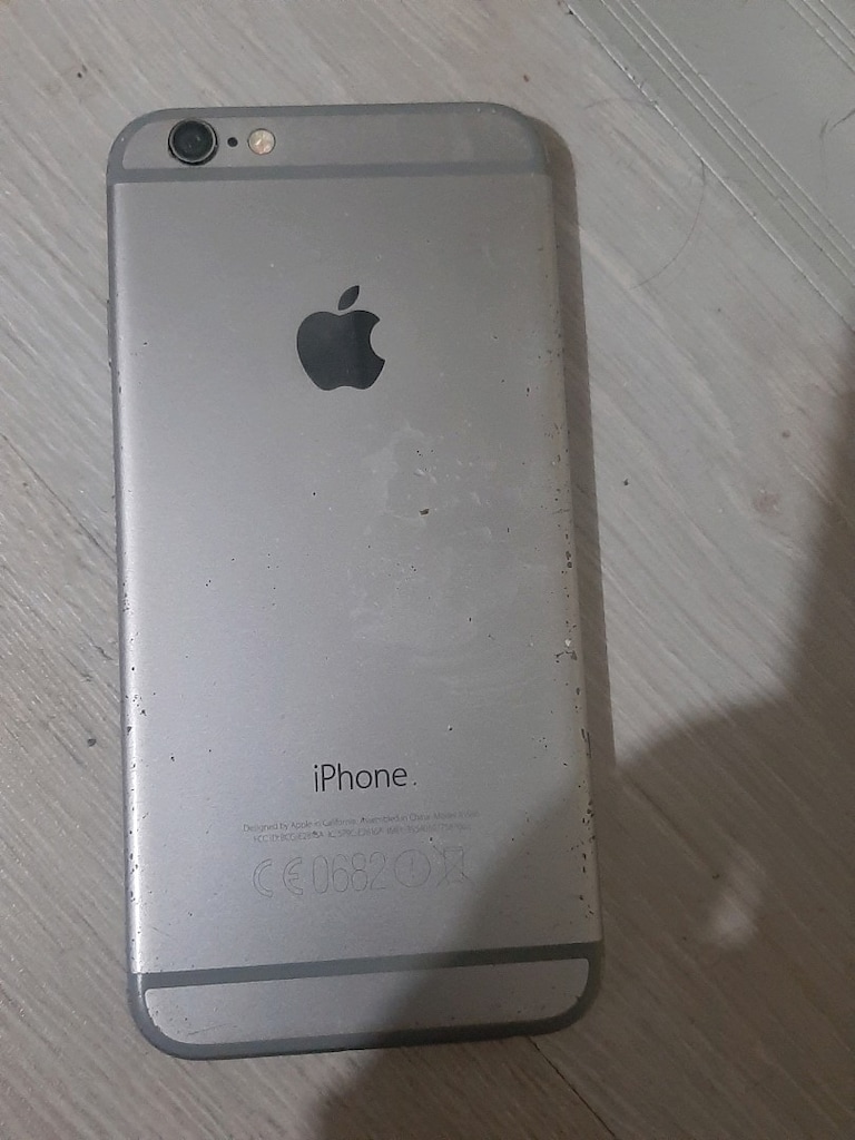 iphon 6 ekranda leke var - 4