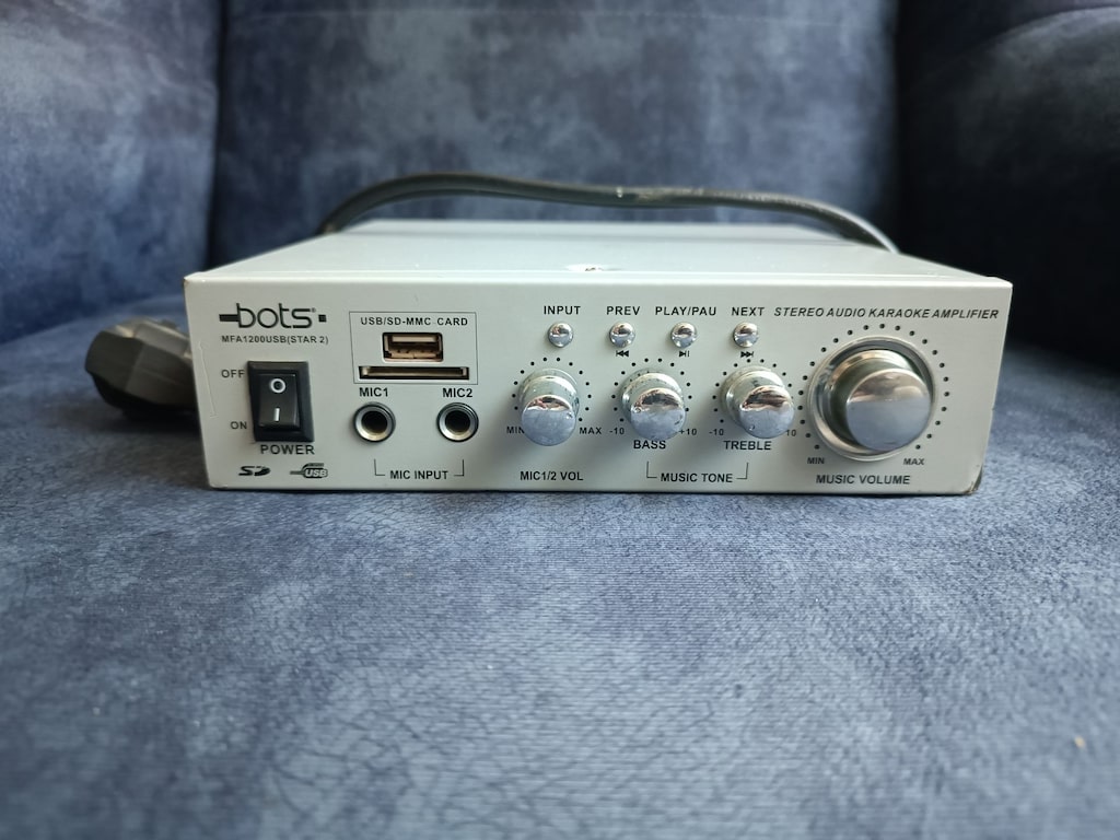 Bots 2x15W Star 2 Stereo Karaoke Amfi - USB SD Çift Mikrofon - 2