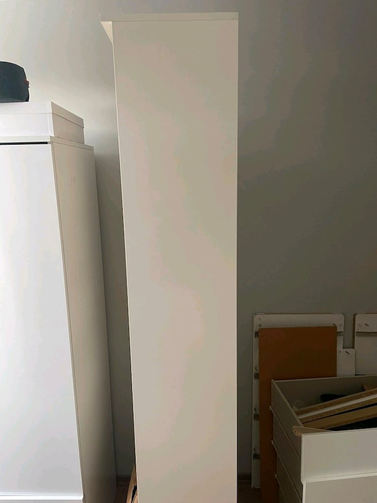 Ikea Tek Kapi Usun Vitrin - 4