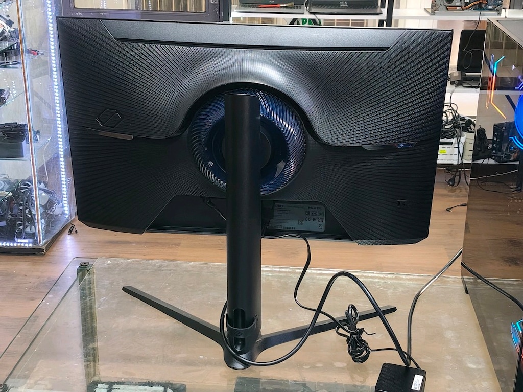 SAMSUNG 24" 180HZ 1MS VA PİVOT OYUNCU MONİTÖRÜ - 2