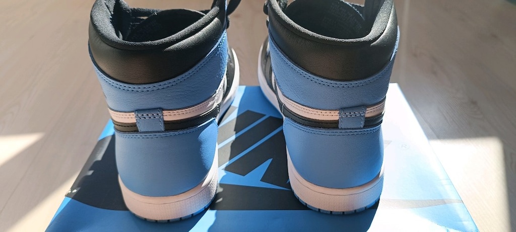 Air Jordan 1 Retro High OG UNC Toe 41 - 5