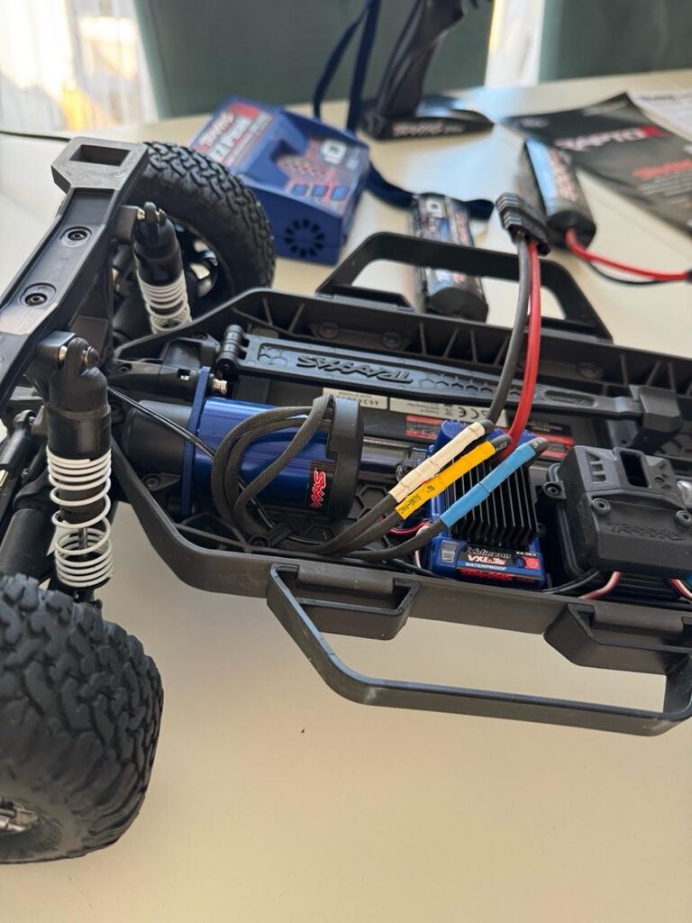 Ford F-150 Raptor 4x4 VXL RC arazi offroad brushless 1-10 araba - 6