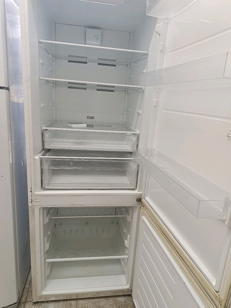 Arçelik Altus Alttan Donduruculu Buzdolabı + 505 lt - 3