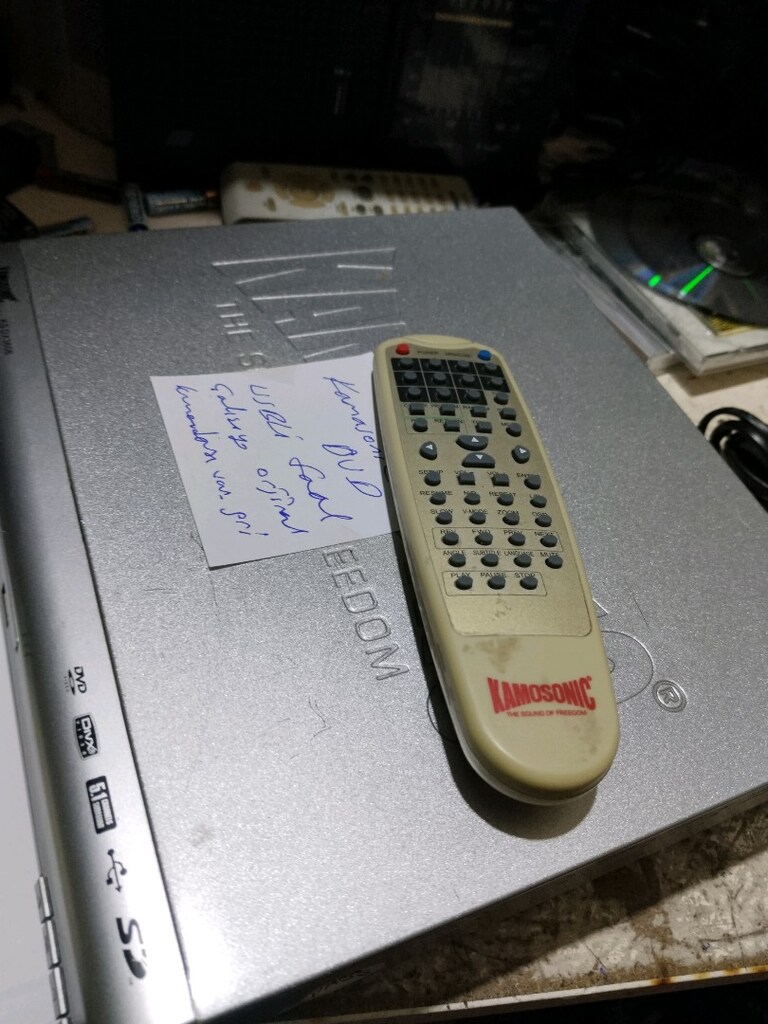 AZ VE TEMİZ KULLANILMIŞ KAMOSONİC MARKA USB Lİ ÇALIŞIR DURUMDA DVD - 10