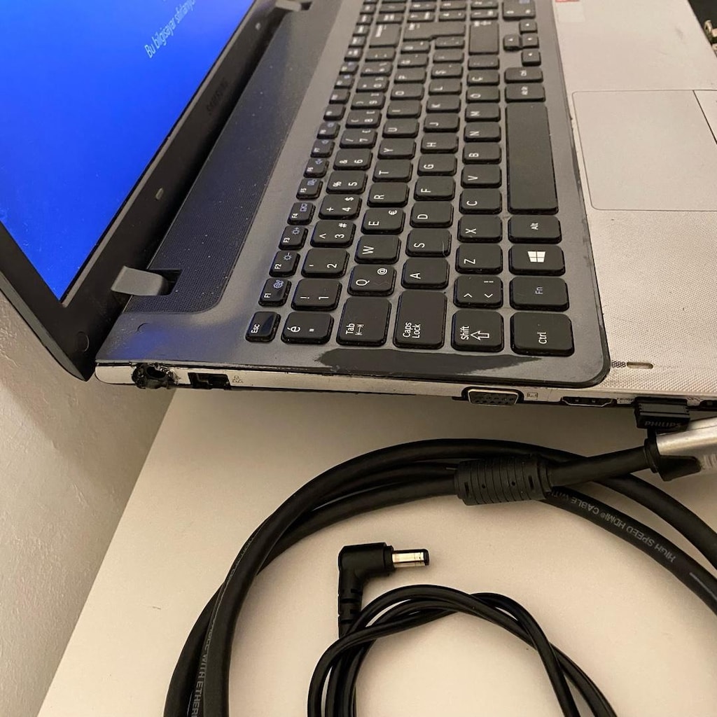 Samsung Laptop - 5