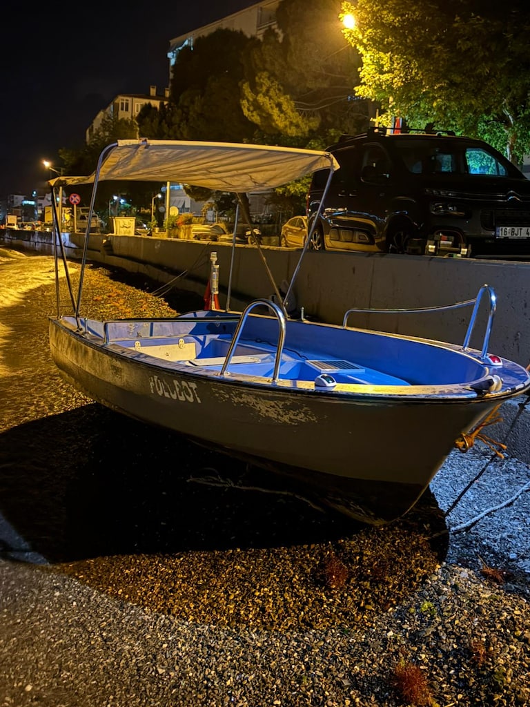 4.60 RUHSATLI EVRAKLI TEK KAT FİBER MOTORSUZ TEKNE - 4