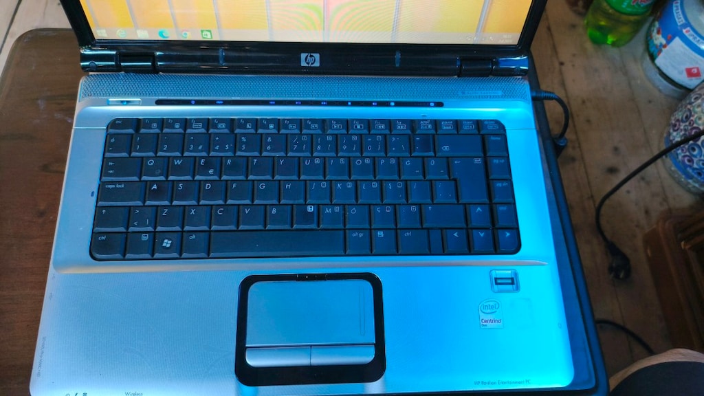 HP DV6000 LAPTOP - 2