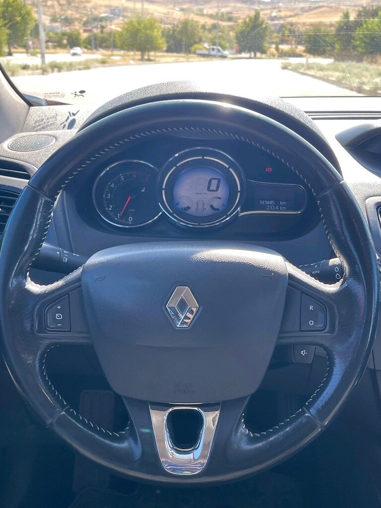 2015 Model Megane 3 touch plas - 10