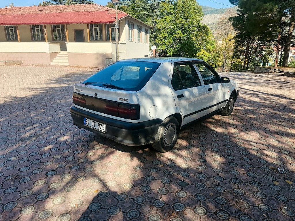 Acil son fiyat 230.000 Renault europa 19 1.4 RN 97 model temiz kacırma - 3
