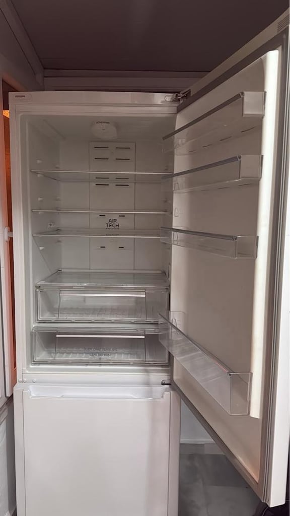 Hotpoint Ariston Buzdolabı – Alttan Donduruculu Dijital Ekranlı - 3