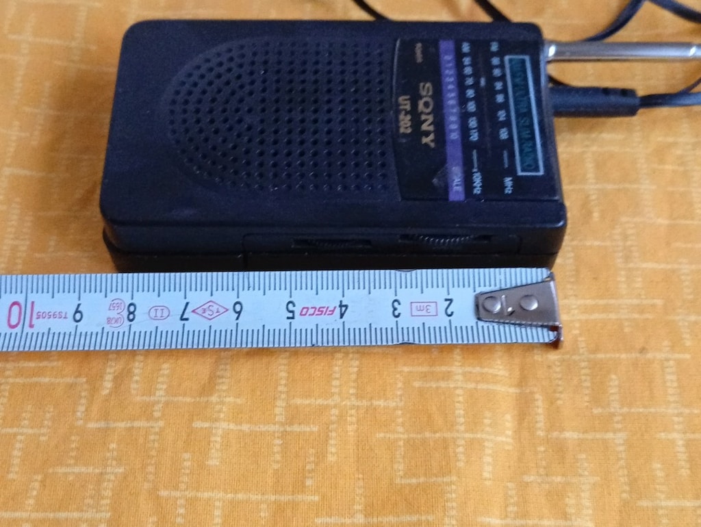 Resimdeki mini radyo kulaklık dahil SQNY (SONY değil)meraklısına - 4