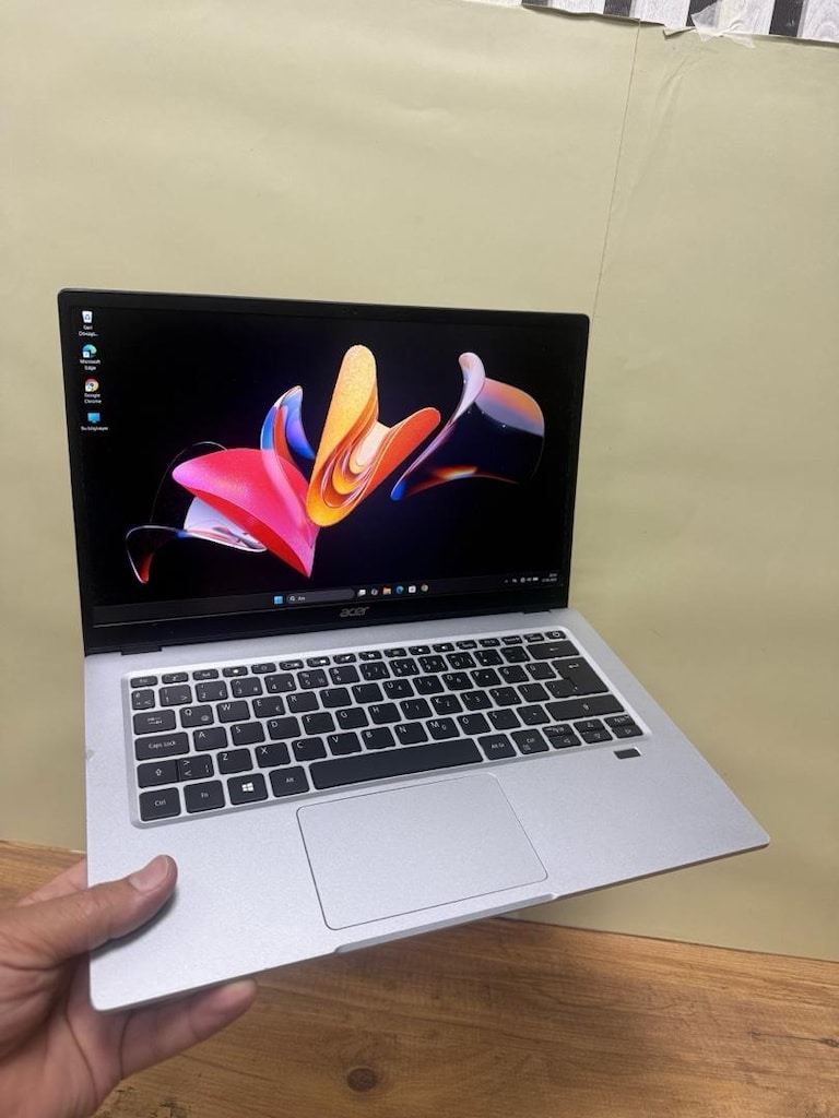 ACER N4020 (11) 4 ram 128 ssd - 8