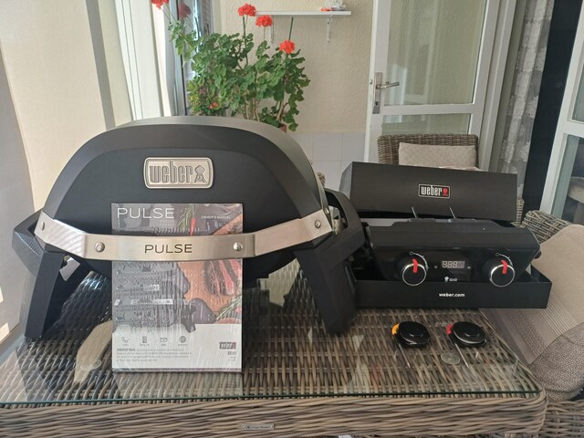 Weber Pulse 2000 Elektrikli Barbekü (Mangal)