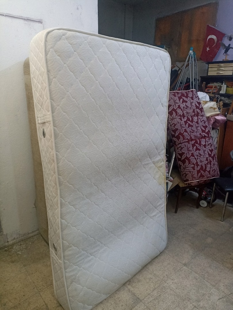 BİR BUÇUK KİŞİLİK YATAK - 6