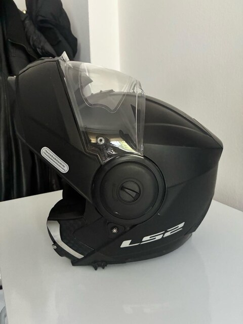 çene açılır LS2 kask