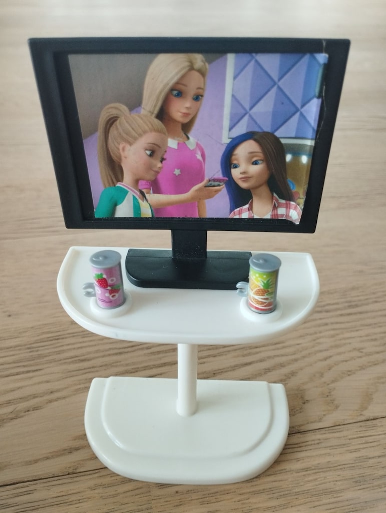 Barbie Oturma Odası ve Havuzu - 4