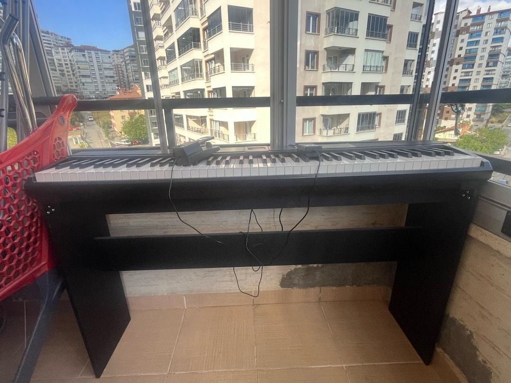 daha hiç kullanılmamış piyano - 2