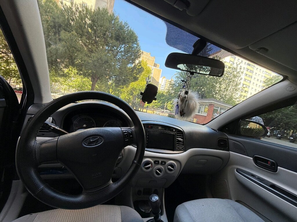 Hyundai Accent - 7