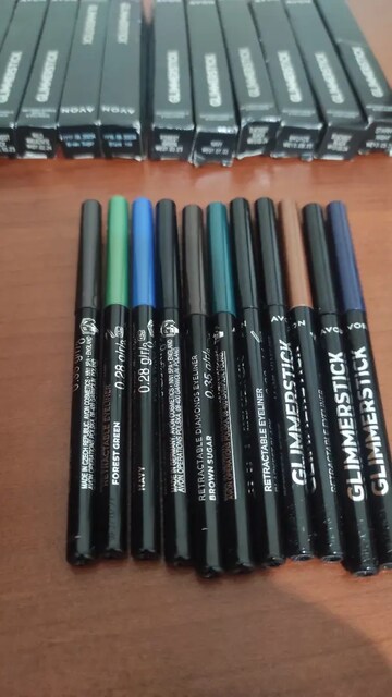 Avon asansörlü göz kalemleri
